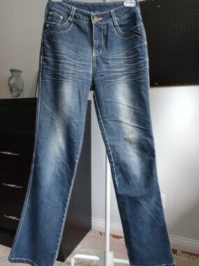 Vintage women's jeans blue with embelleshments